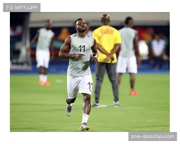 克鲁伊夫中场直塞如何撕开欧洲强队防线：解析其本赛季角色转型的关键作用